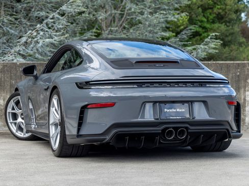 Certified 2025 Porsche 911 GT3 RWD image 3
