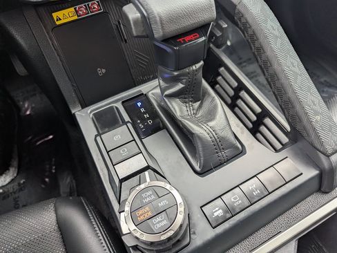 Used 2024 Toyota Tacoma TRD Off-Road image 20