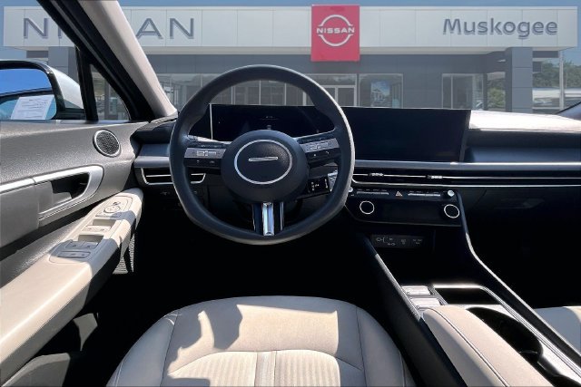 Used 2025 Hyundai Sonata SEL FWD image 8