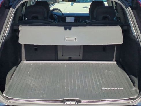 Used 2024 Volvo XC60 B5 Plus w/ Protection Package Premier image 35