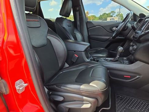 Used 2021 Jeep Cherokee Trailhawk AWD/4WD image 15