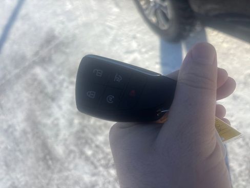 Used 2021 GMC Yukon SLE image 33