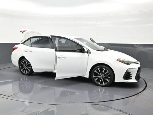 Used 2017 Toyota Corolla FWD image 34