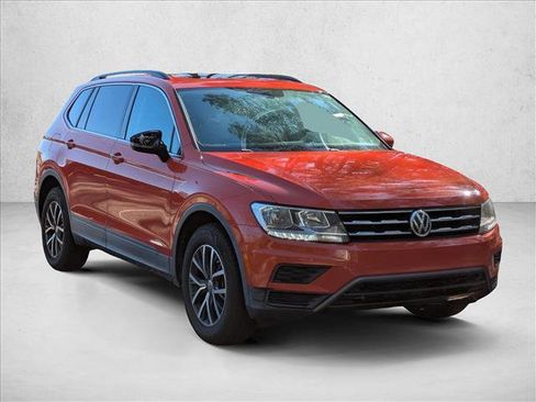 Used 2019 Volkswagen Tiguan SE w/ Panoramic Sunroof Package image 8