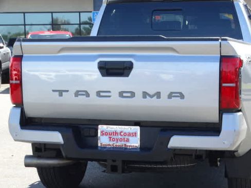 Used 2024 Toyota Tacoma TRD Sport image 14