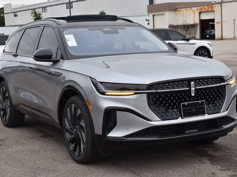 New 2026 Lincoln Nautilus Reserve w/ Jet Appearance Package AWD/4WD image 3