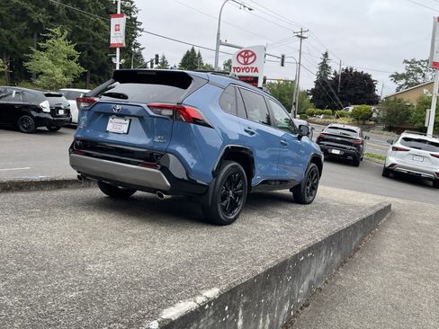 Certified 2024 Toyota RAV4 SE w/ Convenience Package AWD/4WD image 8