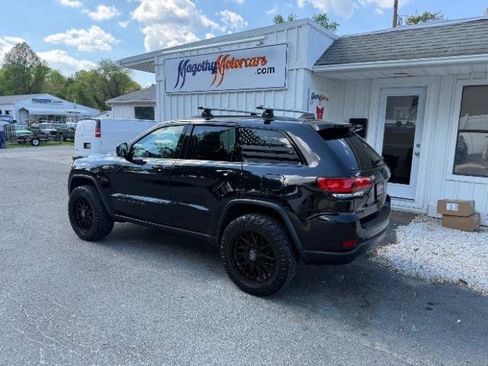Used 2019 Jeep Grand Cherokee Laredo image 13