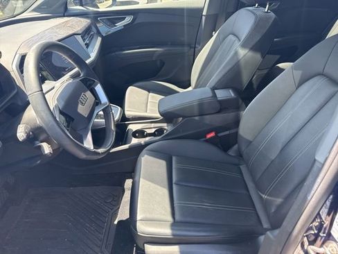 Used 2023 Audi Q4 e-tron Prestige AWD/4WD image 3