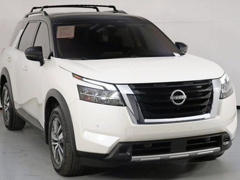 Used 2023 Nissan Pathfinder SL image 52