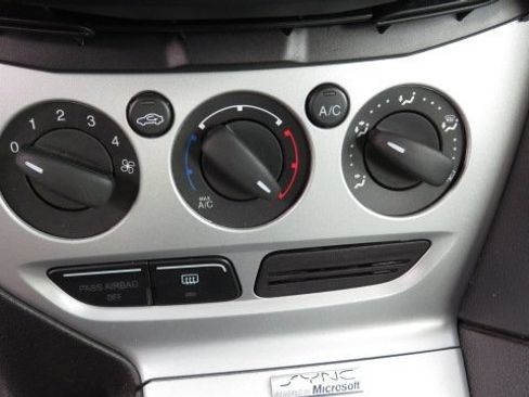 Used 2013 Ford Focus SE image 14