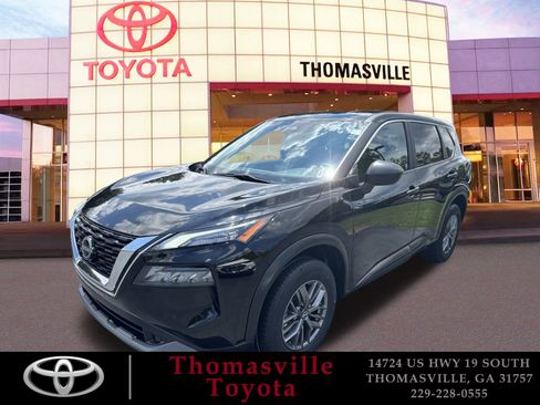 Used 2023 Nissan Rogue S image 1