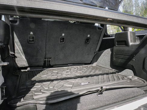 Used 2022 Jeep Wrangler Unlimited Sport image 30