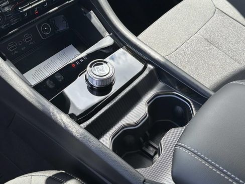 New 2026 Jeep Grand Cherokee L 4WD image 4