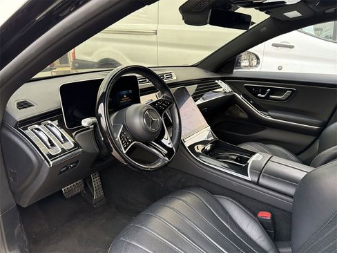 Used 2022 Mercedes-Benz S 580 4MATIC Sedan w/ AMG Line Package image 7