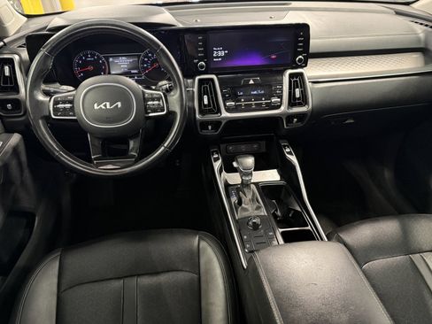 Used 2022 Kia Sorento S w/ Panoramic Sunroof Package FWD image 22