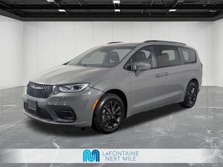 Used 2021 Chrysler Pacifica Touring-L w/ S Appearance Package AWD/4WD video 1
