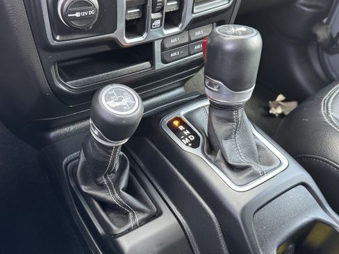 Used 2023 Jeep Wrangler Sahara w/ Cold Weather Group image 11