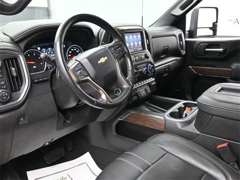 Used 2022 Chevrolet Silverado 3500 High Country w/ Z71 Off-Road Package image 8