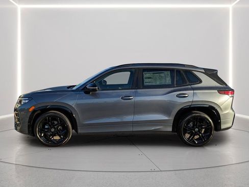 New 2026 Volkswagen Tiguan SE R-Line FWD image 5