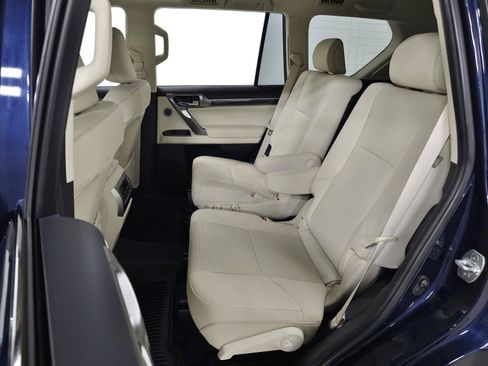 Used 2023 Lexus GX 460 Premium w/ Accessory Package AWD/4WD image 37