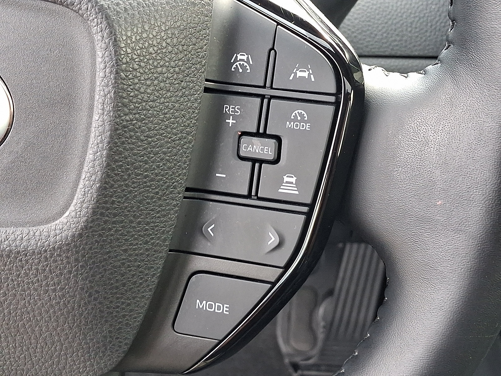 Certified 2024 Toyota Prius XLE AWD/4WD image 23