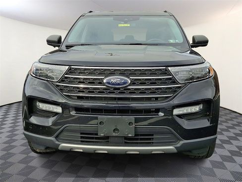 Used 2022 Ford Explorer XLT w/ Equipment Group 202A image 5