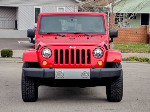 Used 2014 Jeep Wrangler Unlimited Sahara w/ Max Tow Package image 3