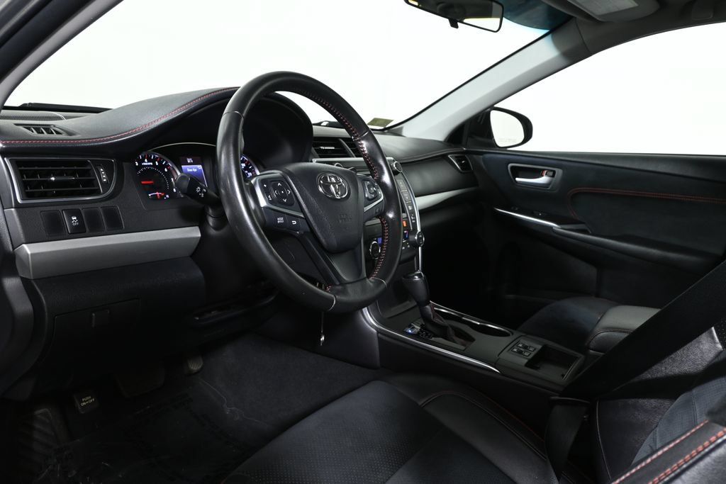 Used 2016 Toyota Camry XSE w/ Moonroof Package FWD image 15