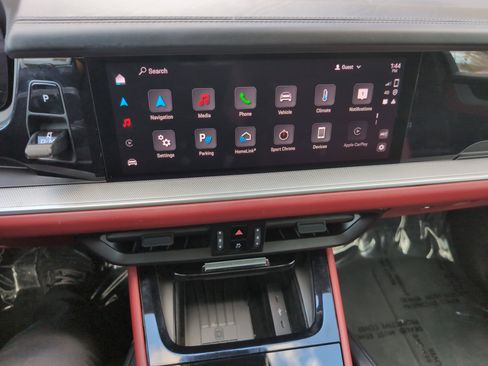 Used 2024 Porsche Cayenne Coupe image 26