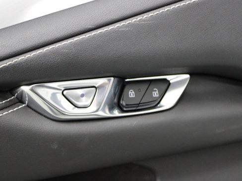 Used 2022 Chevrolet Corvette Stingray Coupe w/ 1LT image 22