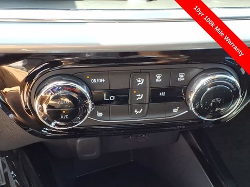 New 2026 Chevrolet Trax LT w/ Driver Confidence Package FWD image 19