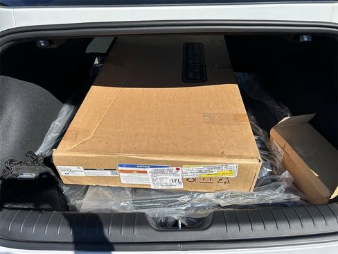 New 2025 Hyundai Ioniq 6 Limited image 16