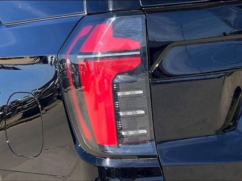 Used 2025 Chevrolet Tahoe LT image 28