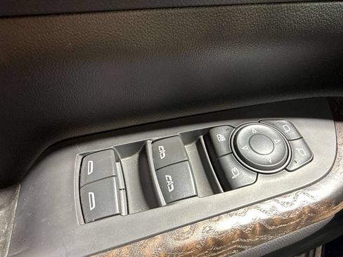 Used 2021 GMC Acadia Denali w/ Denali Ultimate Package AWD/4WD image 16