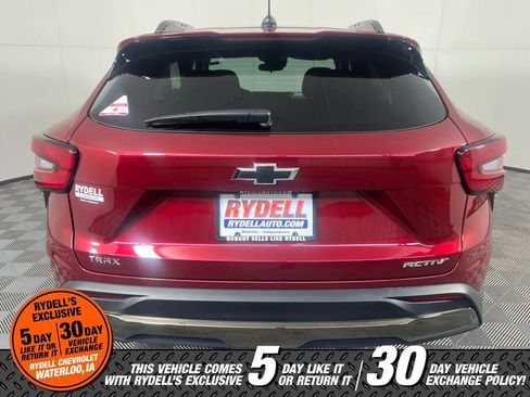 Used 2024 Chevrolet Trax ACTIV w/ Sunroof Package FWD image 7
