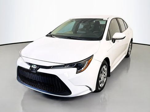 Used 2022 Toyota Corolla LE image 4