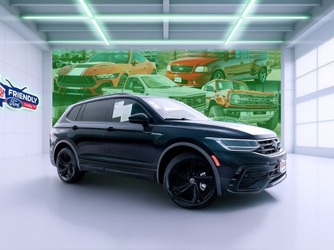 Used 2024 Volkswagen Tiguan SE R-Line image 1