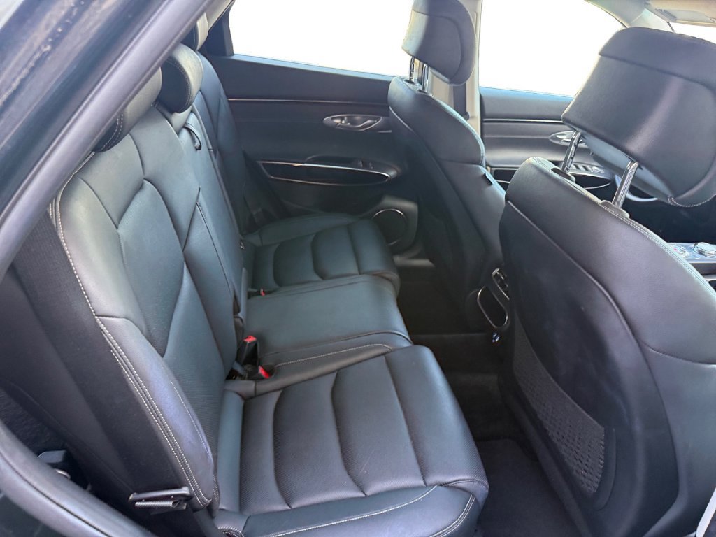 Used 2025 Genesis GV70 2.5T AWD/4WD image 17