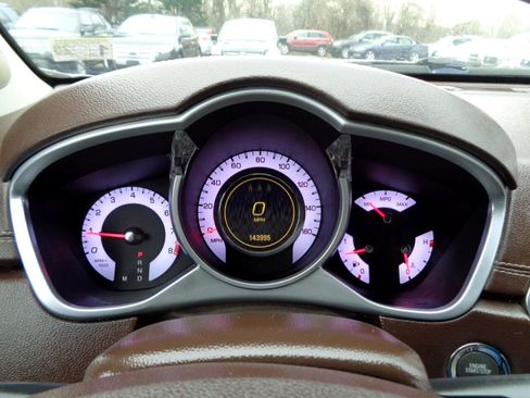 Used 2011 Cadillac SRX Luxury image 12