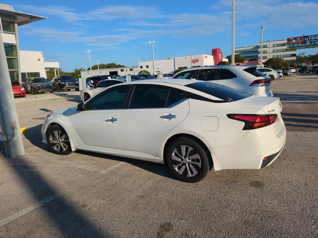 Used 2019 Nissan Altima 2.5 S FWD image 2