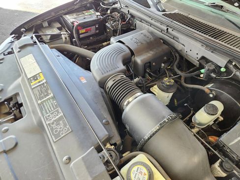 Used 2004 Ford F150 XLT image 11