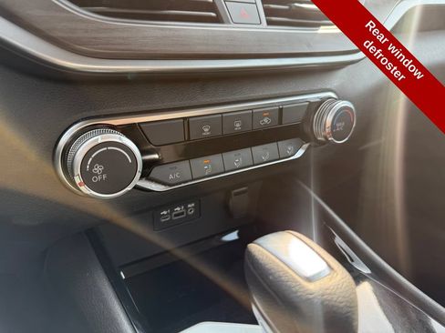 Used 2024 Nissan Altima 2.5 SV AWD/4WD image 26