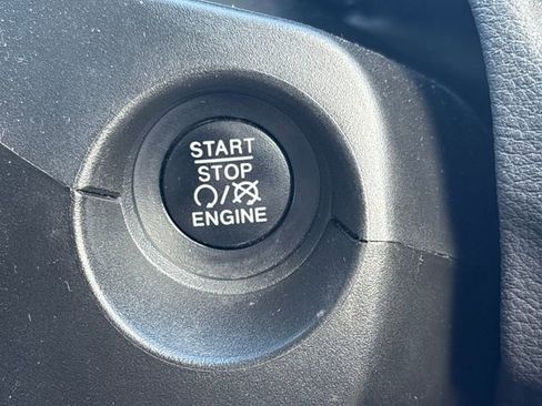 Used 2019 Jeep Compass Latitude image 19