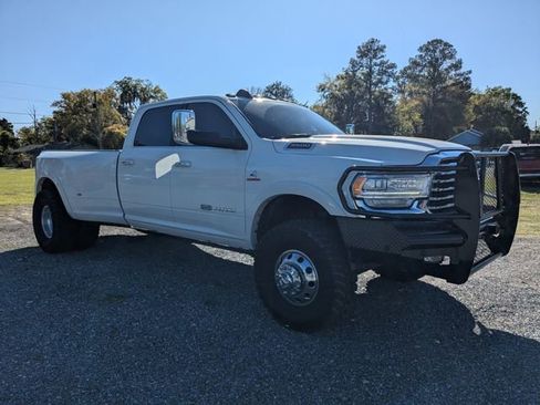 Used 2022 RAM 3500 Limited AWD/4WD image 1