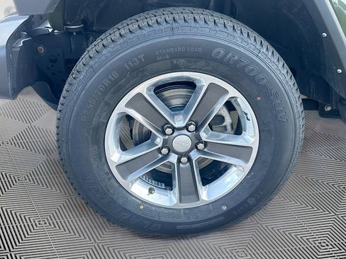 Used 2022 Jeep Wrangler Unlimited Sahara w/ Cold Weather Group AWD/4WD image 35