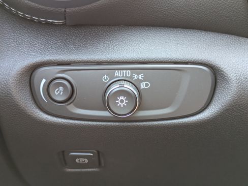 New 2025 Chevrolet Blazer LT w/ Midnight/Sport Edition image 13