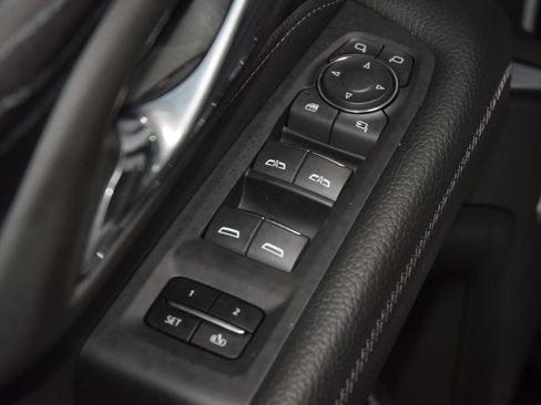 Used 2024 GMC Yukon XL Denali AWD/4WD image 50
