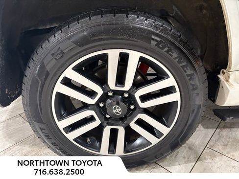 Used 2016 Toyota 4Runner Limited image 33