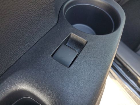 Used 2026 Toyota Corolla Cross L image 13